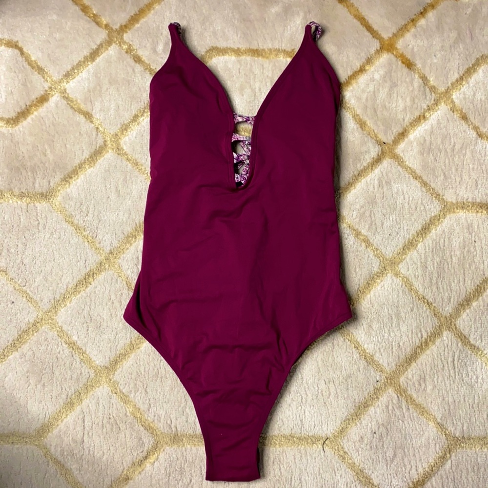One piece swim suit